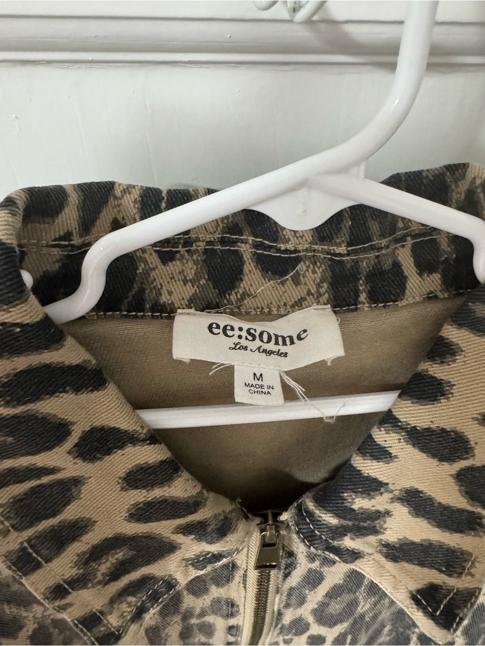 Leopard Print Short Romper - Picture 3 of 4